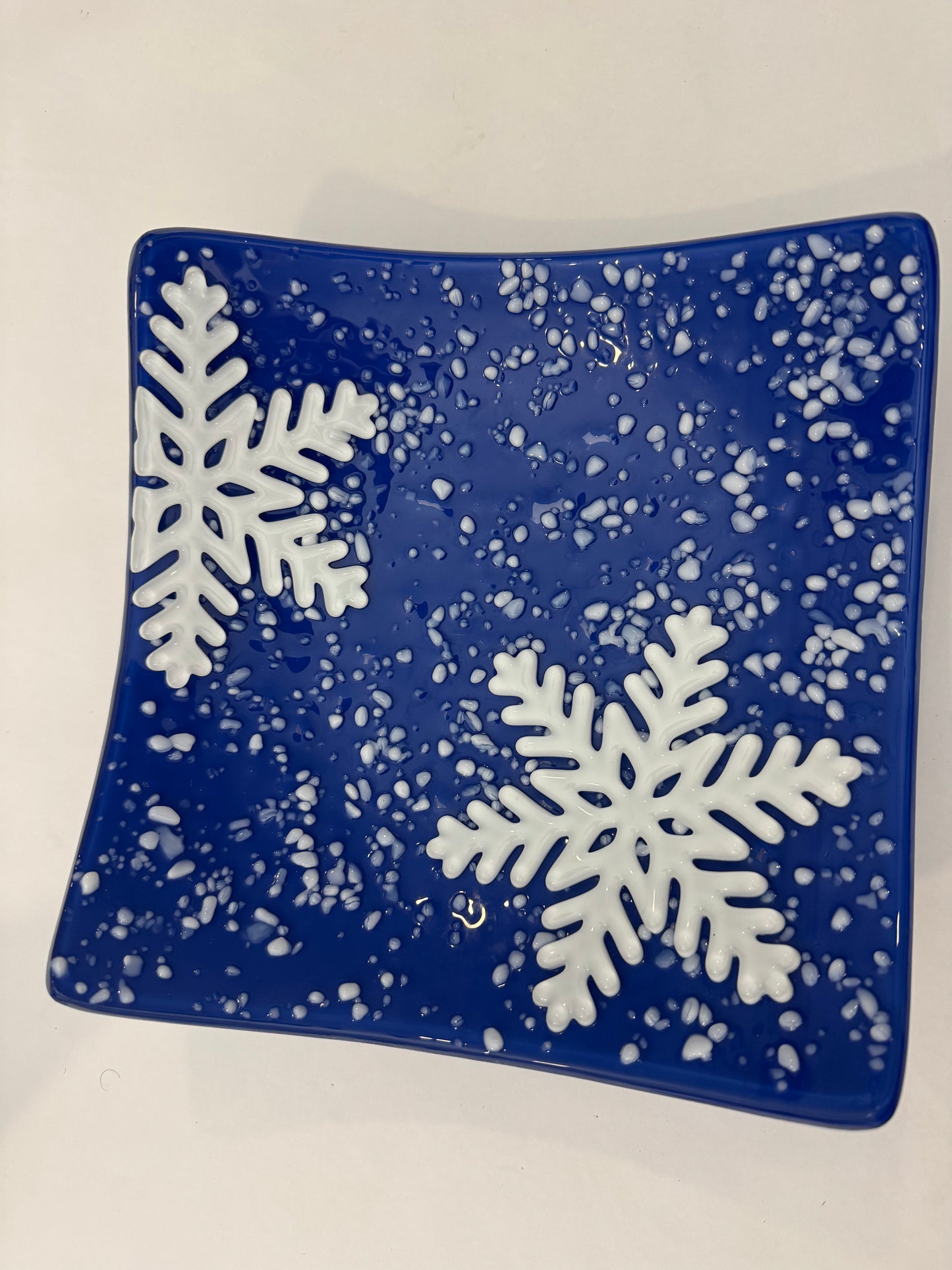 Snowflake Platón de vidrio fusionado ( 25x25cm) OPAL