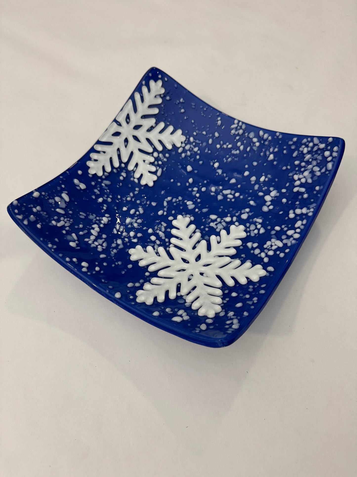 Snowflake Platón de vidrio fusionado ( 25x25cm) OPAL